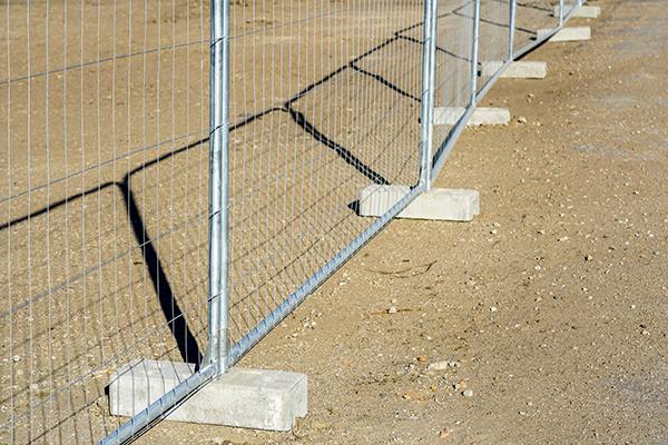 Fence Rental Ontario workers